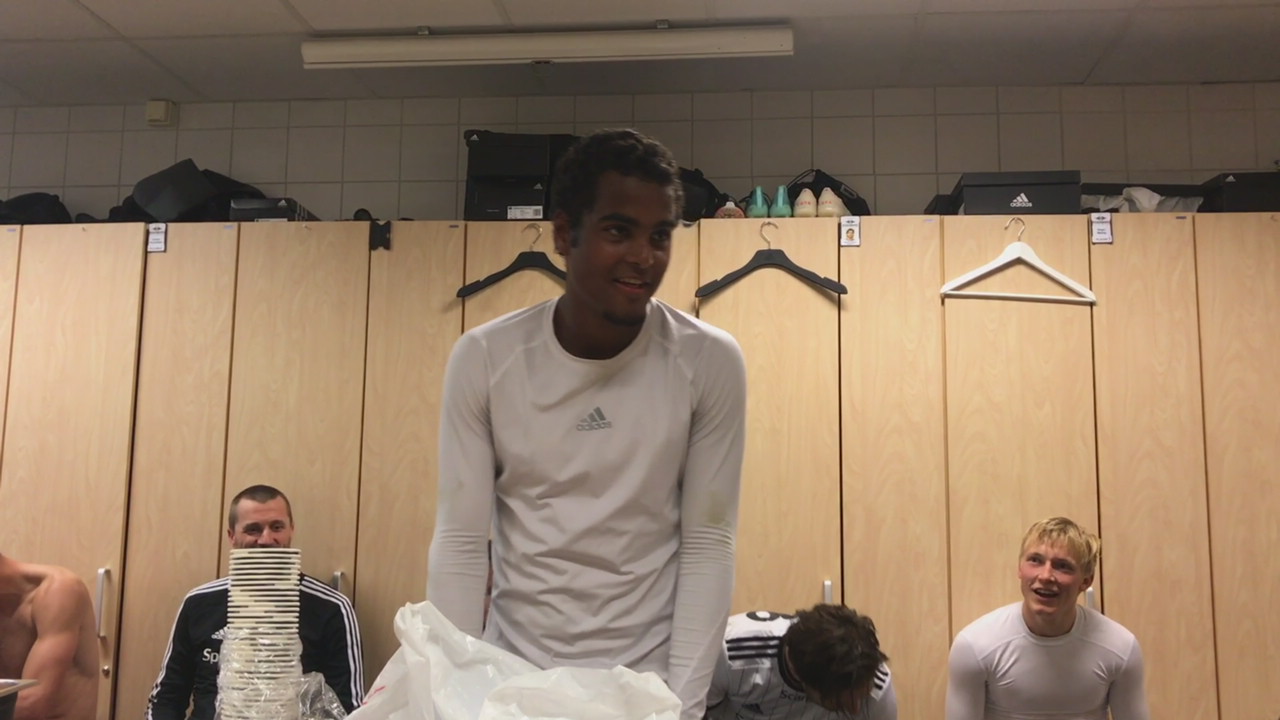 Shalala for årets første trepoenger